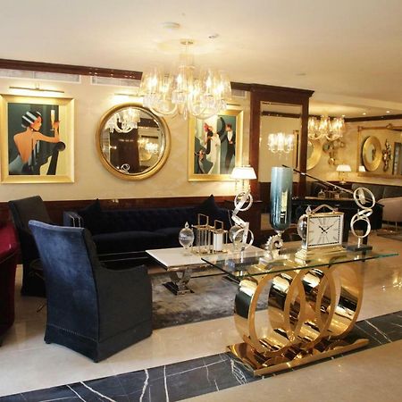 Grand Concerto Hotel Beiroet Buitenkant foto
